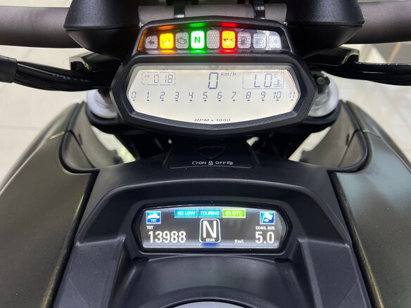 2012 Ducati Diavel, золотистый, 1050000 рублей - вид 3