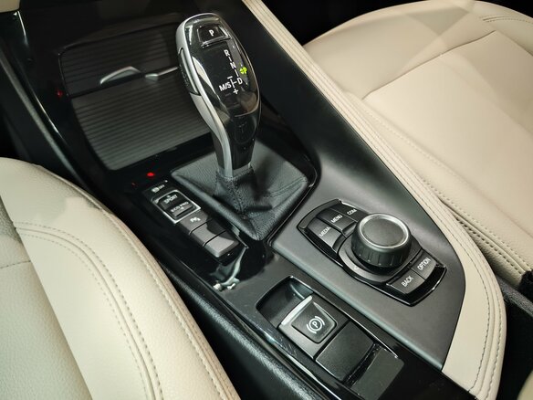 2021 BMW X2 sDrive18i I (F39), синий, 2715000 рублей - вид 24