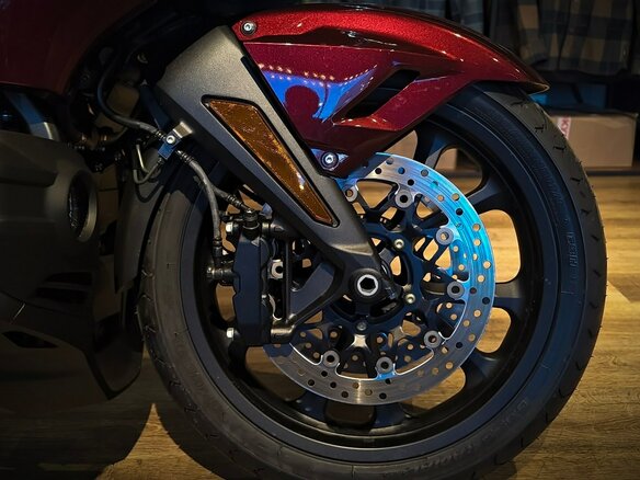 2025 Honda GL 1800 Gold Wing, пурпурный, 3690000 рублей - вид 14