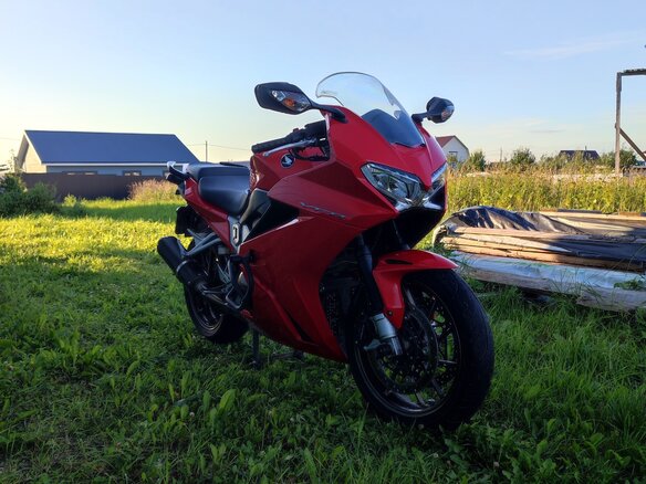 2014 Honda VFR 800, красный, 720000 рублей - вид 1