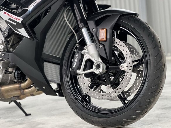 2025 BMW S 1000 R, чёрный, 2199999 рублей - вид 10