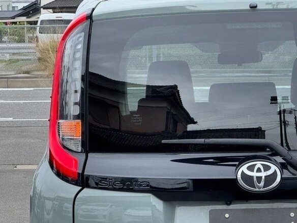 2023 Toyota Sienta III, зелёный - вид 8