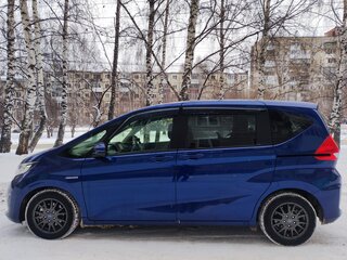 2017 Honda Freed II, синий, 1550000 рублей, вид 2