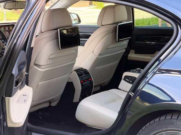 2012 BMW 7 серии Long 740Li xDrive V (F01/F02/F04) Рестайлинг, синий, 1900000 рублей - вид 5