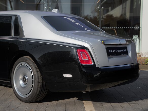 2026 Rolls-Royce Phantom Extended VIII Рестайлинг (Series II), чёрный, 86000000 рублей - вид 12