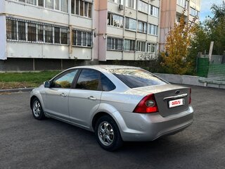 2008 Ford Focus II Рестайлинг, серебристый, 320000 рублей, вид 4