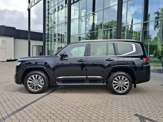 2026 Toyota Land Cruiser 300 Series, чёрный, 15750000 рублей, вид 2