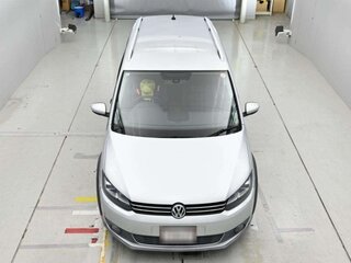 2013 Volkswagen Touran I Рестайлинг 2, серебристый, 690000 рублей, вид 3