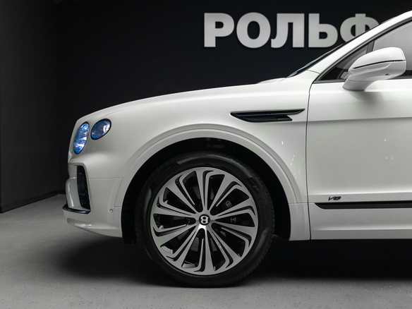 2022 Bentley Bentayga I Рестайлинг, белый, 24900000 рублей - вид 7