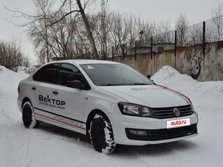 2018 Volkswagen Polo V Рестайлинг, белый, 650000 рублей, вид 2