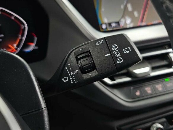 2022 BMW 1 серии 120i III (F40), чёрный, 4381237 рублей - вид 31