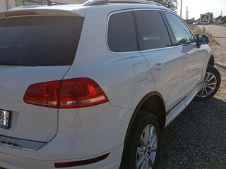 2012 Volkswagen Touareg II, белый, 2400000 рублей, вид 3