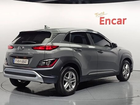 2022 Hyundai Kona I Рестайлинг, серый, 2000000 рублей, вид 3