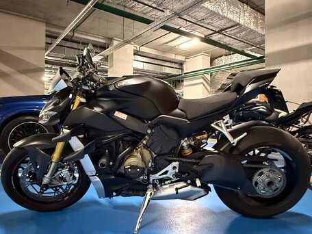 2021 Ducati Streetfighter V4, чёрный, 1850000 рублей, вид 4