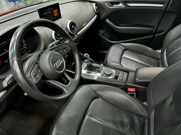 2018 Audi A3 III (8V) Рестайлинг, красный, 1750000 рублей - вид 10