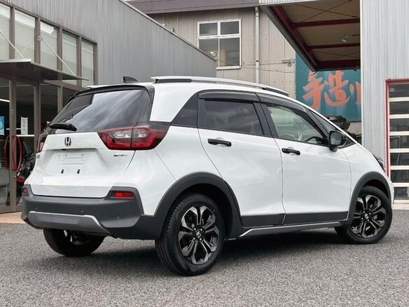2024 Honda Fit Crosstar IV Рестайлинг, белый, 1239017 рублей - вид 6