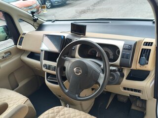 2007 Nissan Serena III (C25), белый, 960000 рублей, вид 4