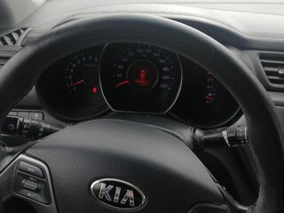 2016 Kia Rio III Рестайлинг, белый, 580000 рублей, вид 5