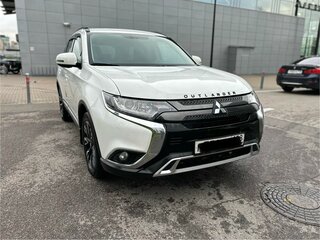 2022 Mitsubishi Outlander III Рестайлинг 3, белый, 1990000 рублей, вид 3