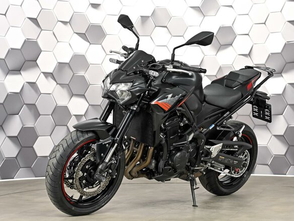 2020 Kawasaki Z 900, чёрный - вид 1