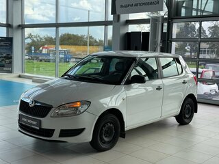 2013 Skoda Fabia II Рестайлинг, белый, 495000 рублей, вид 3
