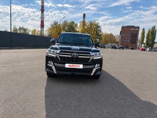 2016 Toyota Land Cruiser 200 Series Рестайлинг 2, чёрный, 7400000 рублей, вид 1