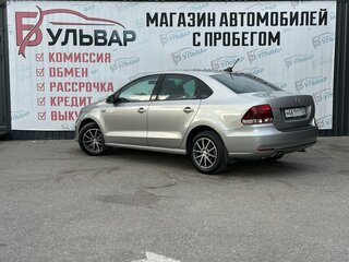 2018 Volkswagen Polo V Рестайлинг, серебристый, 1300000 рублей, вид 4