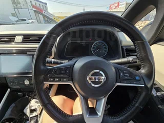 2018 Nissan Leaf II (ZE1), синий, 1555000 рублей, вид 5