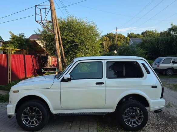 2007 Lada (ВАЗ) 2121 (4x4) I Рестайлинг, белый, 400000 рублей - вид 5