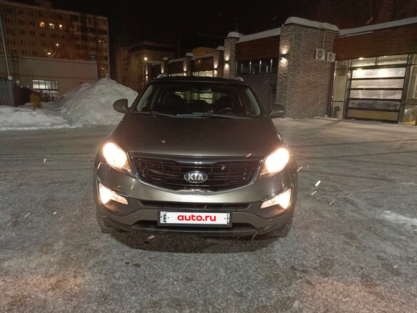 2014 Kia Sportage III Рестайлинг, коричневый, 1440000 рублей - вид 2