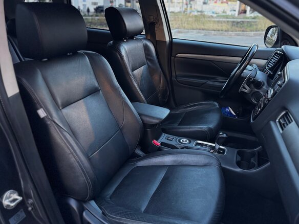 2013 Mitsubishi Outlander III, серый - вид 9