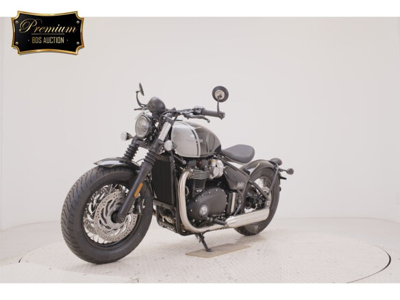 2025 Triumph Bonneville Bobber, чёрный, 1500000 рублей - вид 3