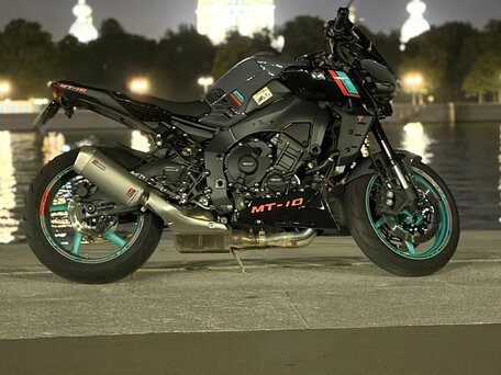 2024 Yamaha MT-10, серый, 1800999 рублей, вид 4