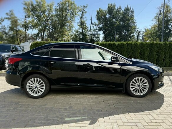 2017 Ford Focus III Рестайлинг, чёрный, 1280000 рублей - вид 4