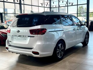 2018 Kia Carnival III, белый, 2920000 рублей, вид 4