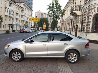 2013 Volkswagen Polo V, серебристый, 650000 рублей, вид 4