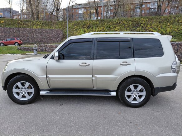 2008 Mitsubishi Pajero IV, бежевый, 1620000 рублей - вид 8