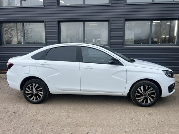 2026 Lada (ВАЗ) Vesta I Рестайлинг (NG), белый, 2015000 рублей - вид 3