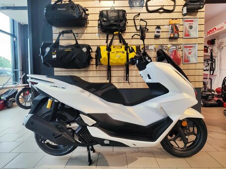 2026 Honda PCX 160, белый, 499900 рублей, вид 1