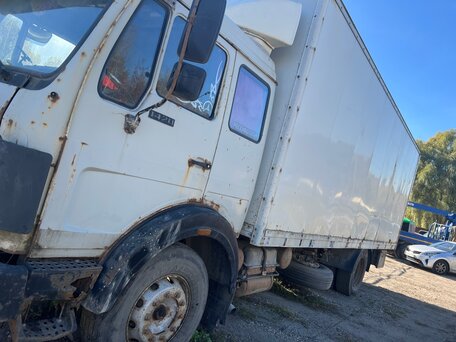 1987 Mercedes-Benz 1424, белый, 200000 рублей, вид 2