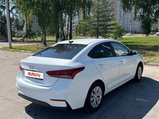 2017 Hyundai Solaris II, белый, 800000 рублей, вид 4