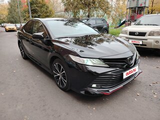 2020 Toyota Camry VIII (XV70), чёрный, 2685000 рублей, вид 3