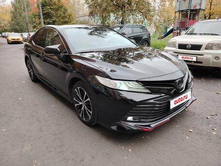 2020 Toyota Camry VIII (XV70), чёрный, 2685000 рублей, вид 3