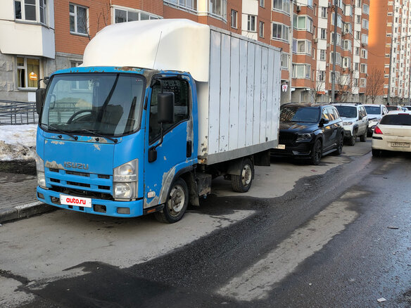 2010 Isuzu Elf (N-series), голубой, 880000 рублей - вид 3