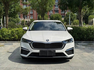 2022 Skoda Octavia IV (A8), белый, 2280000 рублей, вид 2