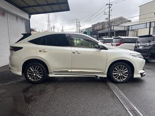 2020 Toyota Harrier III (XU60) Рестайлинг, белый, 2160200 рублей, вид 4