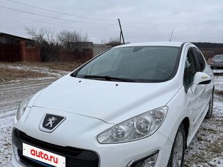 2011 Peugeot 308 I Рестайлинг, белый, 549000 рублей, вид 3