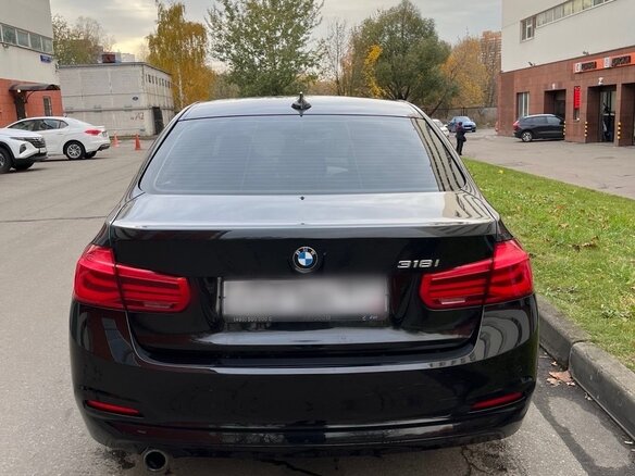 2018 BMW 3 серии 318i VI (F3x) Рестайлинг, чёрный, 1815000 рублей - вид 2