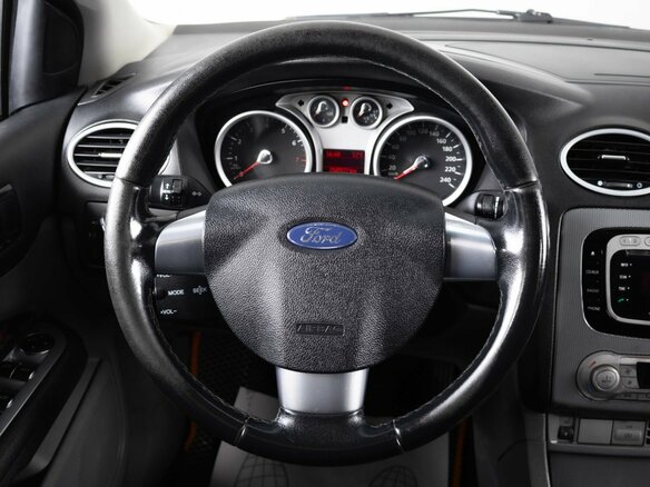 2011 Ford Focus II Рестайлинг, белый, 799000 рублей - вид 11