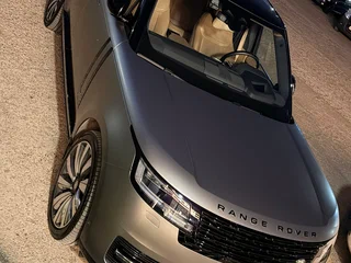 2024 Land Rover Range Rover P400 MHEV Long V, чёрный, 17000000 рублей, вид 1